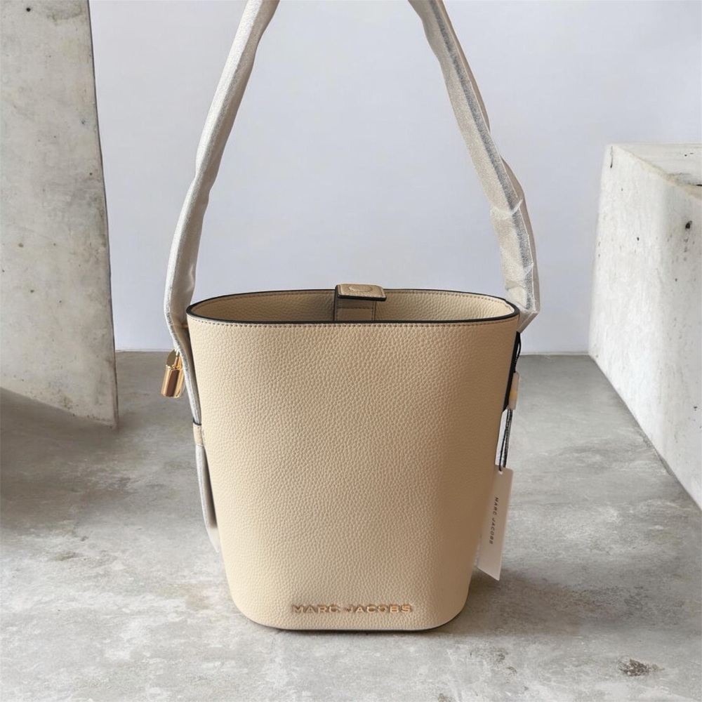 Marc Jacobs Drifter Bucket Bag - Marshmallow